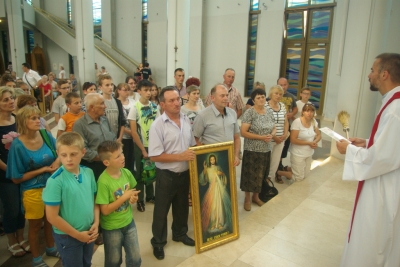 Parafialna Pielgrzymka dziękczynna za dar relikwii św. Jana Pawła II-15