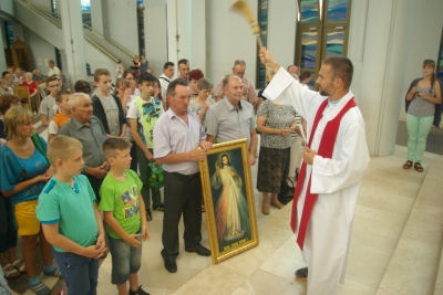 Parafialna Pielgrzymka dziękczynna za dar relikwii św. Jana Pawła II-17