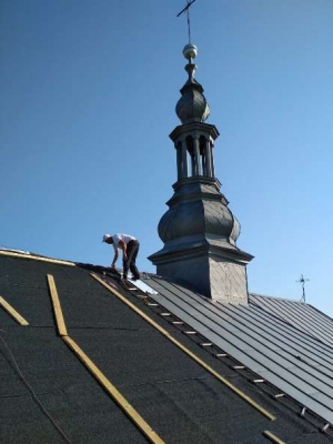 Zdjęcia z koncowej części remontu dachu kościoła-48